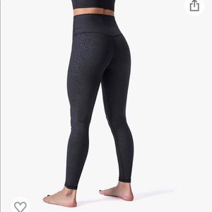 Brand New XL Black Stone Sunzel Workout Leggings / Hugh Waisted Yoga Pants